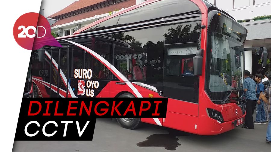 Bu Risma Kembali Luncurkan 10 Unit Bus Suroboyo
