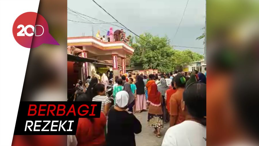Viral! Ada Hujan Duit di Sidoarjo