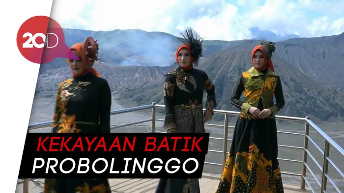 Cantik! Fashion Show Batik Muslim dengan Latar Gunung Bromo