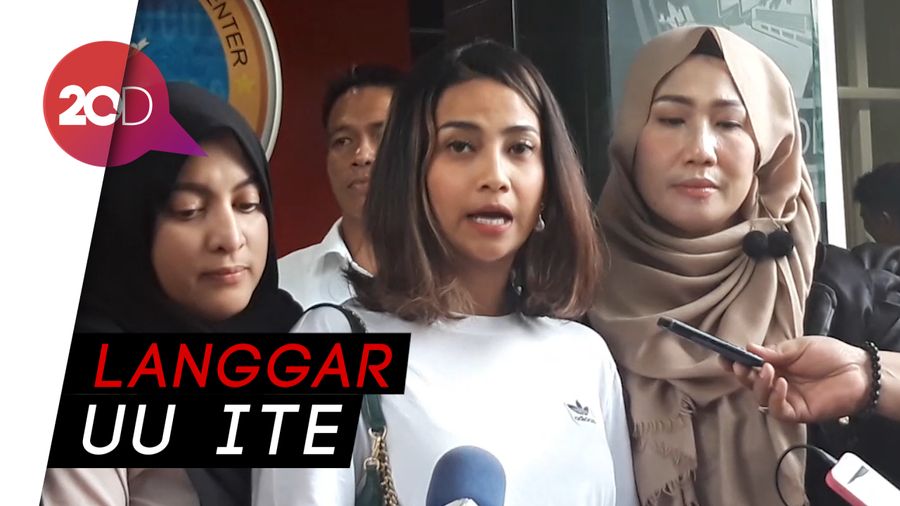 Foto Bugil Tersebar, Bagaimana Langkah Vanessa Angel?
