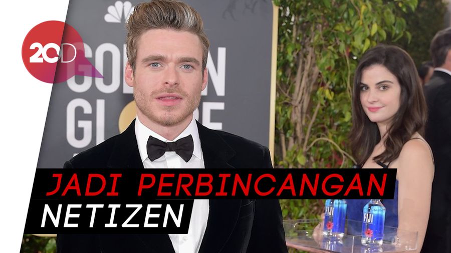 Gadis Pembawa Air Minum Jadi Photobomb Selebriti di Golden Globe