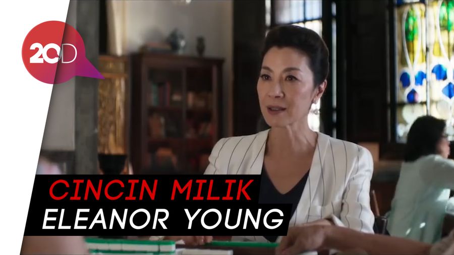 Michelle Yeoh Kenakan Cincin Crazy Rich Asian di Golden Globe