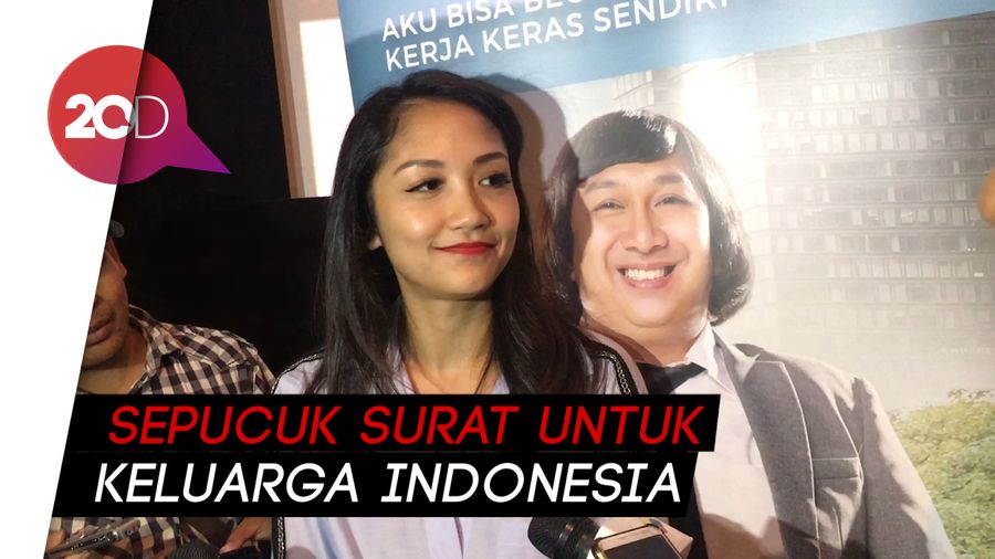 Tangis Istri Augie Fantinus di Gala Premiere Lagi Lagi Ateng