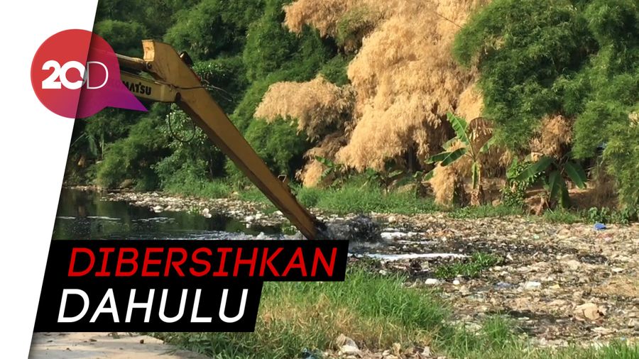 Anies Harap Sampah di Kali Pisang Batu Tak Kotori Laut Jakarta