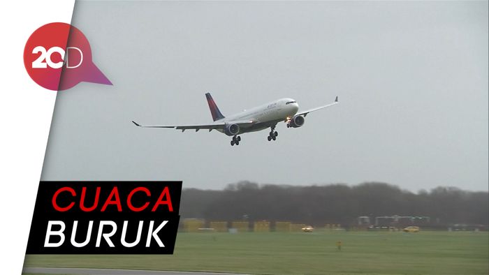 Pesawat Goyang Saat Landing, KLM Batalkan 159 Penerbangan 