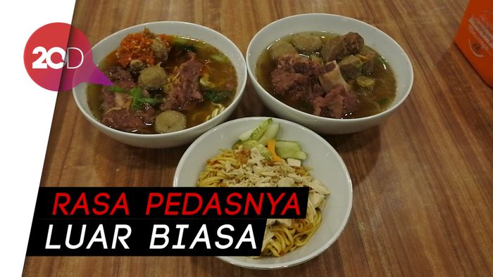 Hangatkan Badan dengan Bakso Mercon Rusuk Pedas