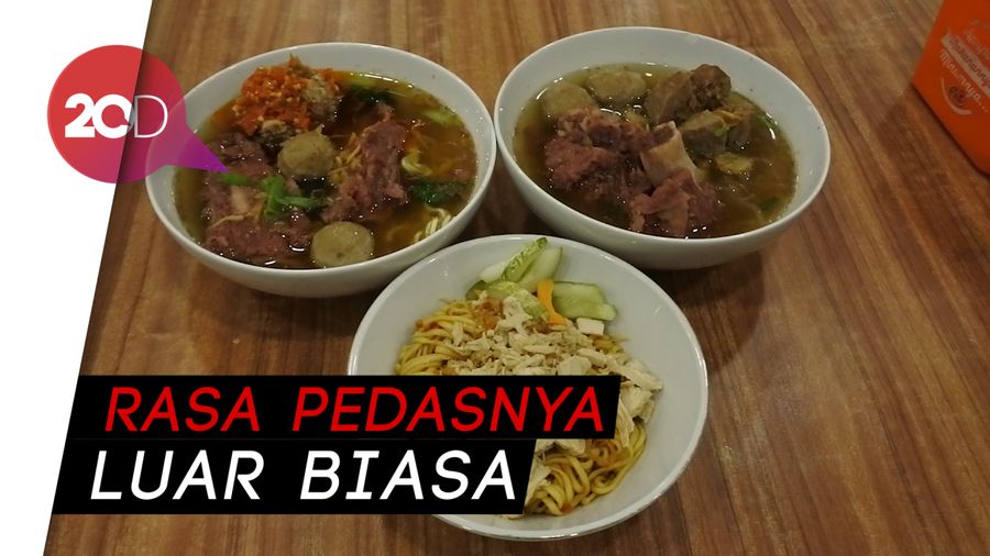 Hangatkan Badan dengan Bakso Mercon Rusuk Pedas
