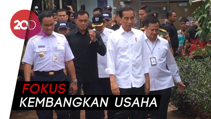Jokowi ke Emak-emak: Dapat Modal Jangan Beli Hp Baru