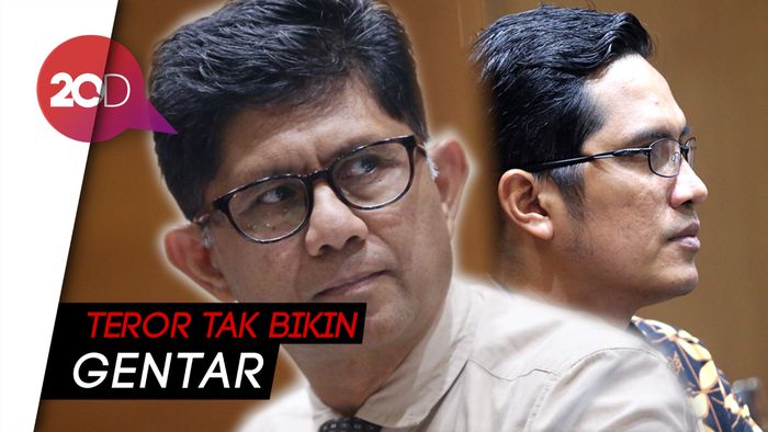 Meski Diteror Bom, Agus dan Laode Tetap Kerja Seperti Biasa