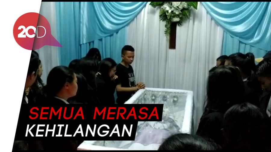 Tangis Keluarga Sambut Jenazah Noven Siswi SMK Korban Penikaman