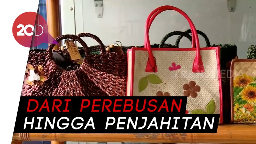Begini Proses Pembuatan Tas dari Pandan Asli Indonesia