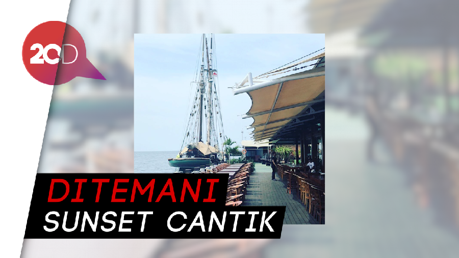 Makan Laksa Laut Makin Syahdu di Tepi Pantai Jakarta
