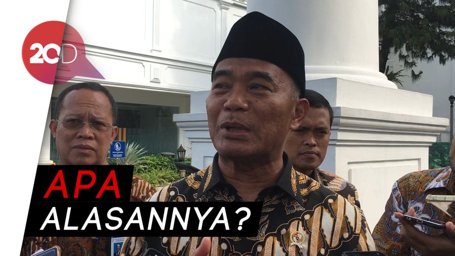 Mendikbud Minta Sekolah Setop Penerimaan Guru Honorer
