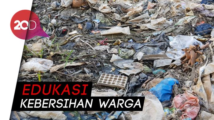Sampah di Kali Bekasi: Setiap Desa Dijaga Satu Petugas Kebersihan