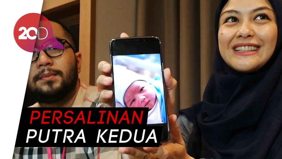 Cerita Revalina S. Temat Operasi Caesar Ditemani Sang Suami