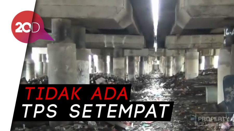 Jorok! Lagi-lagi Kolong Tol Wiyoto-Wiyono Dipenuhi Sampah