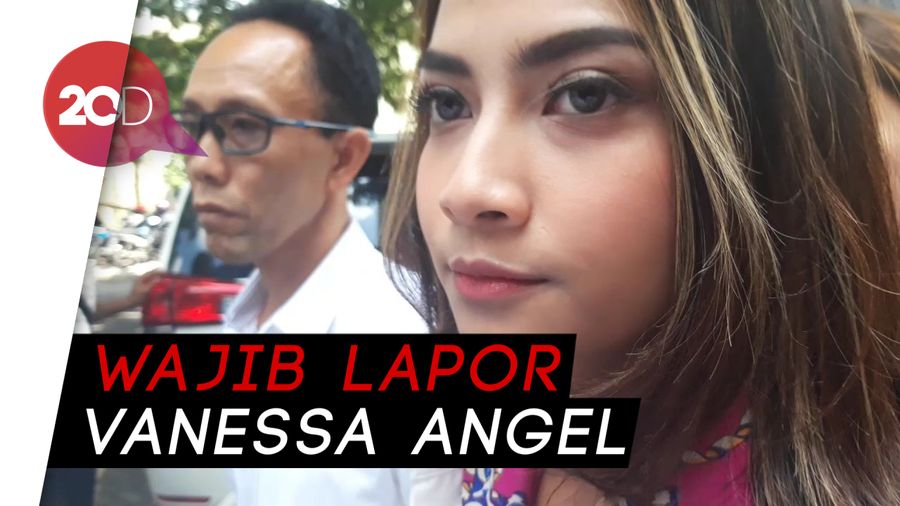 Kembali Datangi Mapolda Jatim, Vanessa Angel Bungkam