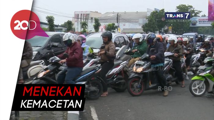  Bandung Lautan Motor, Pemkot Bandung Kaji Aturan Ganjil-Genap