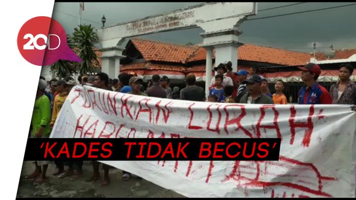 Duga Kades Selewengkan Dana, Warga Brebes Obrak-abrik Kantor Desa 