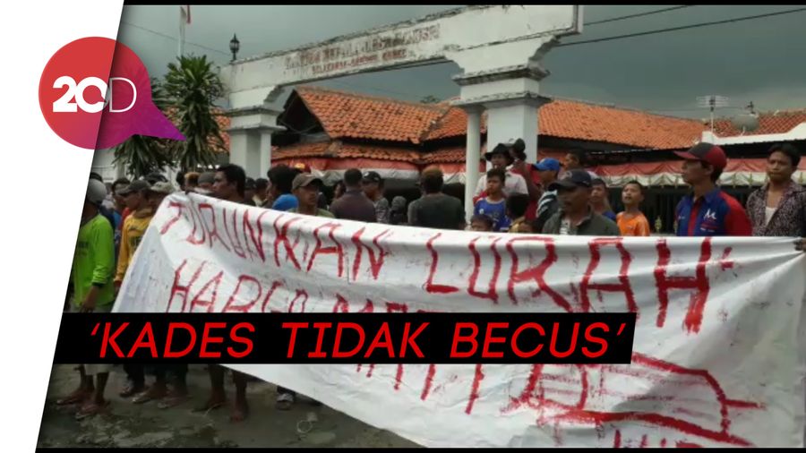 Duga Kades Selewengkan Dana, Warga Brebes Obrak-abrik Kantor Desa 
