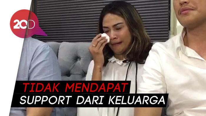 Sambil Menangis, Vanessa Angel: Saya Tertekan
