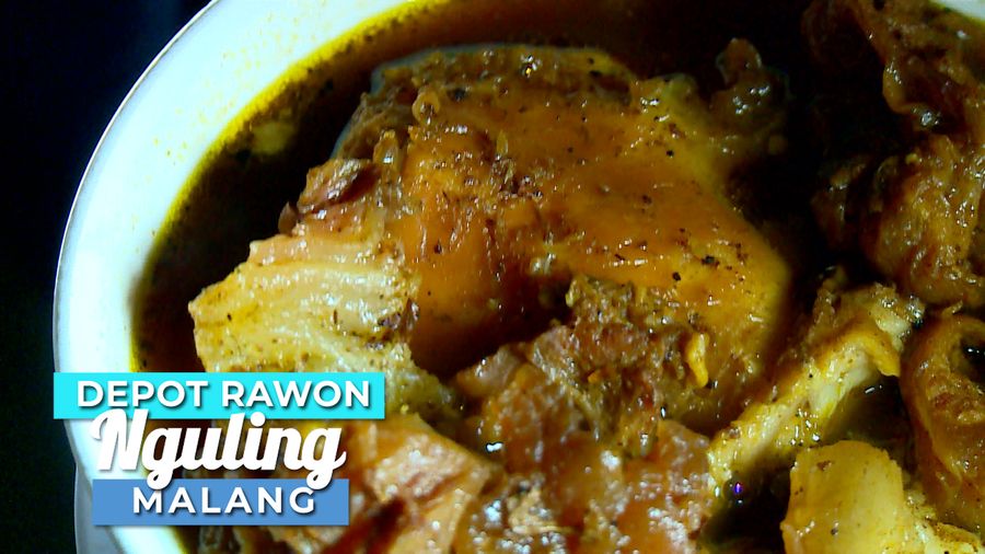 Menyantap Rawon Dengkul di Depot Rawon Nguling, Malang
