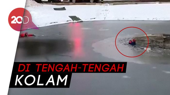 Aksi Heroik Penyelamatan Bocah yang Terjebak di Kolam Es