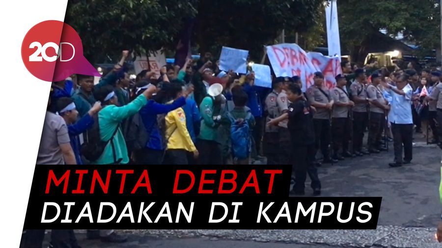 Jelang Debat Pilpres, BEM SI Gelar Aksi di Depan Bidakara