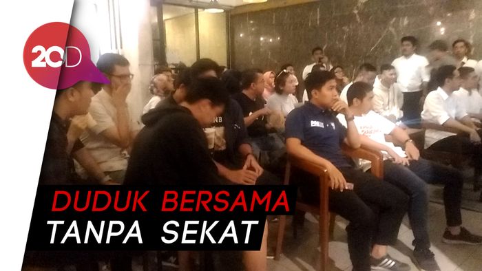Pendukung Jokowi-Prabowo Akur Saat Nobar Debat 