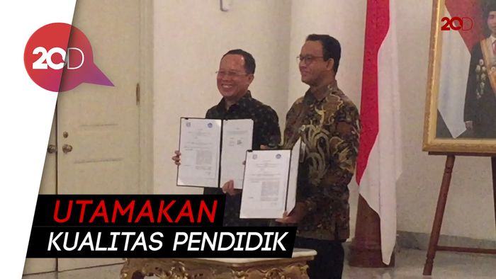 Tingkatkan Mutu Guru, Anies Teken MoU dengan Kemendikbud