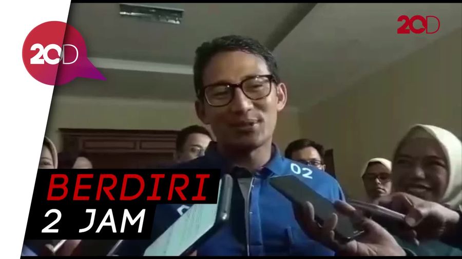 Ternyata Ini Alasan Sandiaga Pijat Bahu Prabowo