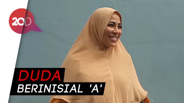 Diam-diam Menikah, Seperti Apa Sosok Suami Cinta Penelope?