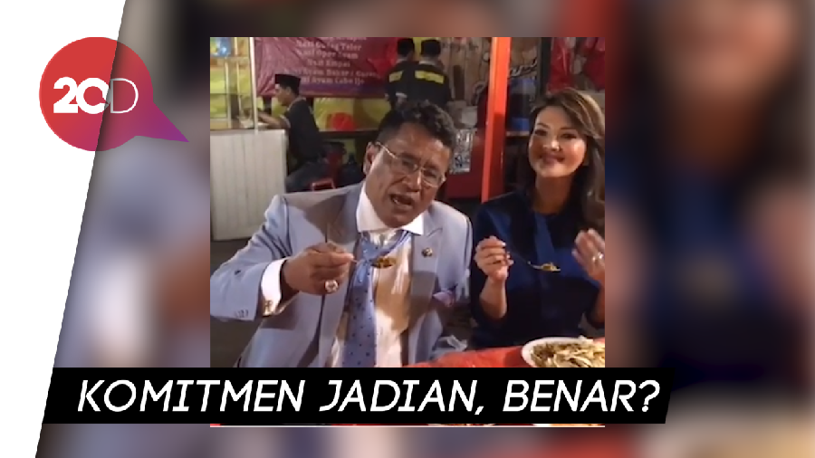 Hotman Paris Ngedate dengan Farah Quinn Makan Nasgor Kaki Lima