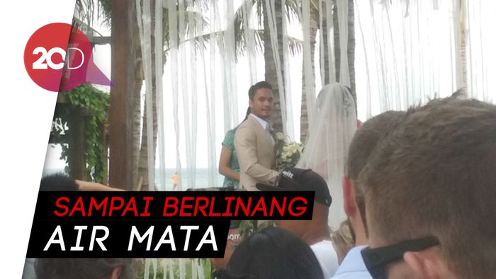 Randy Pangalila Resmi Persunting Bule Cantik Asal Kanada