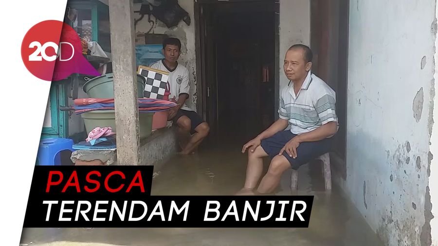 Banjir di Sidoarjo Surut, Warga Bersih-bersih Rumah