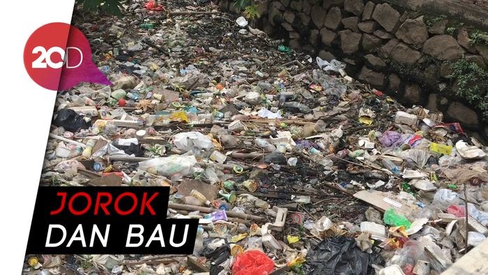 Duh, Lagi-lagi Lautan Sampah Penuhi Kali Bekasi