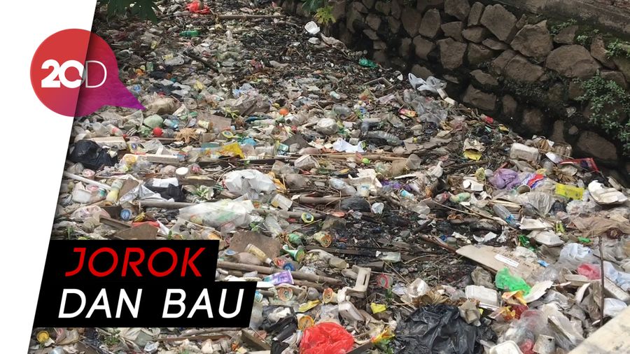 Duh, Lagi-lagi Lautan Sampah Penuhi Kali Bekasi