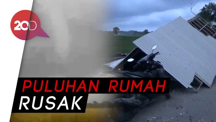 Detik-detik Puting Beliung Terjang 4 Desa di Probolinggo