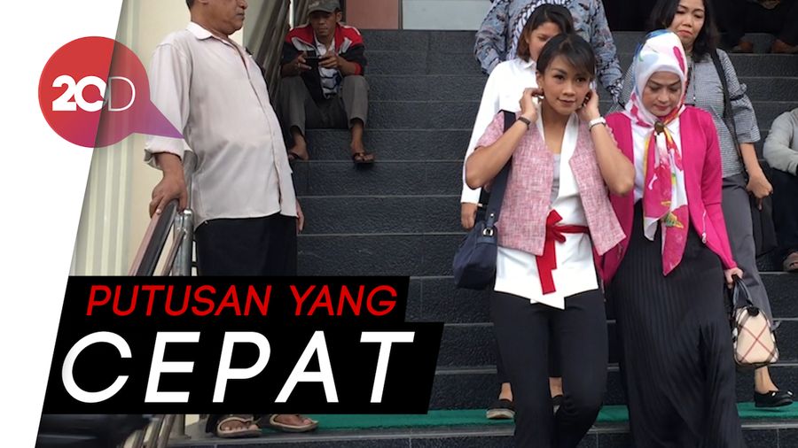 Melanie Resmi Cerai dengan Angga Maliq & DEssentials