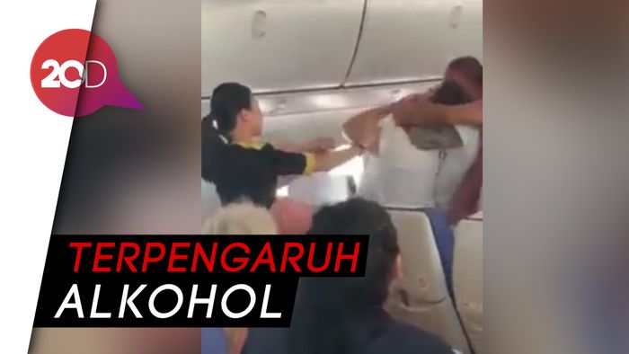 Penumpang Ribut, Pesawat Scoot Terpaksa Mendarat