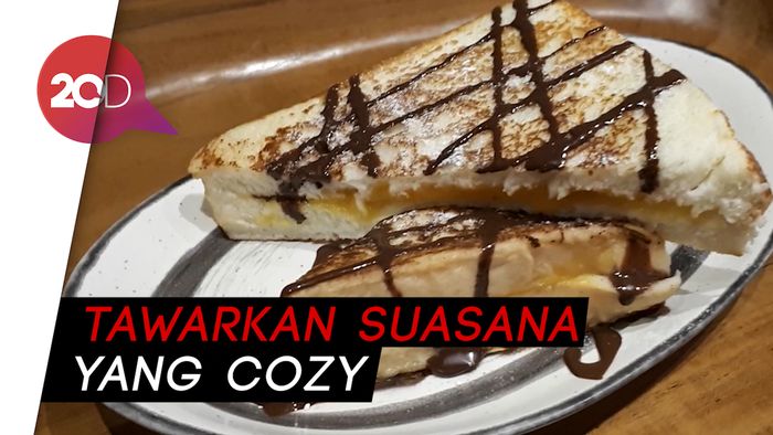 Bersantai Sambil Ditemani Ayam Sambal Matah dan Kaya Toast