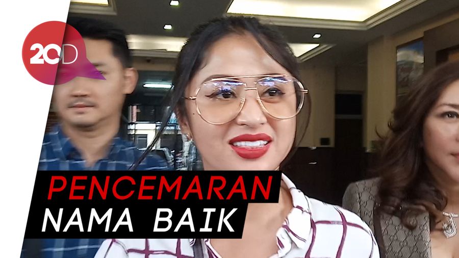 Dewi Persik Diperiksa Penyidik Terkait Laporan Meldi