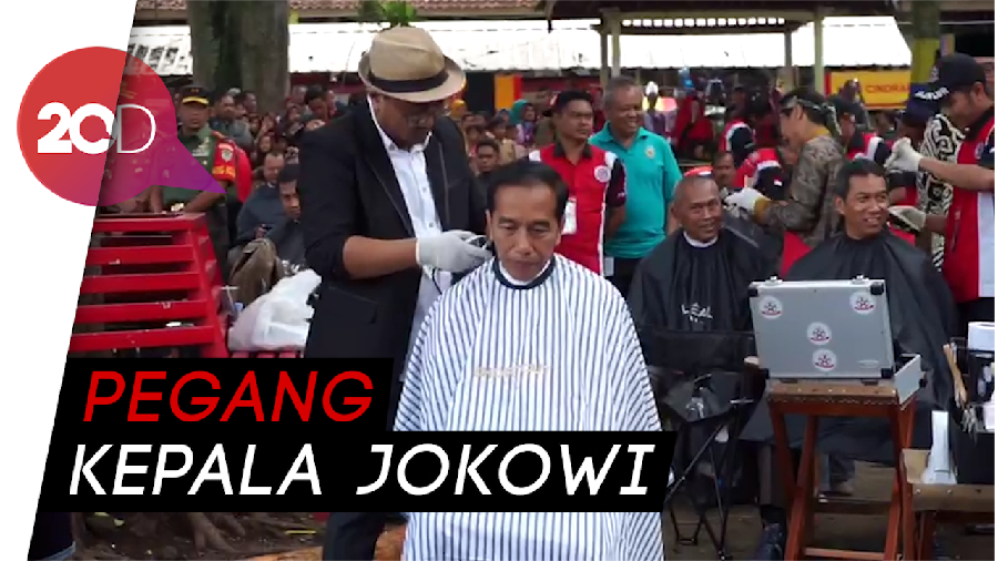Herman Grogi saat Cukur Rambut Jokowi
