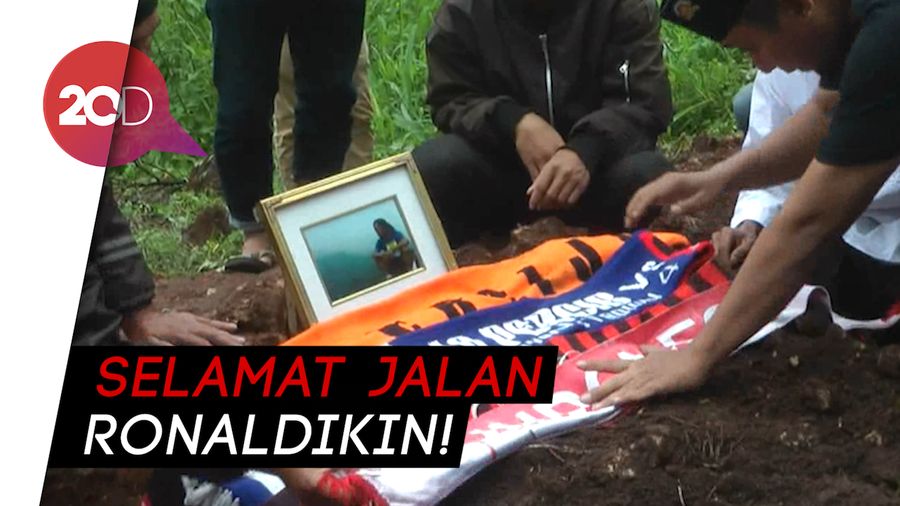 Ratusan Orang Antar Ronaldikin ke Pemakaman