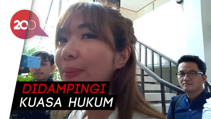 Senyum Cerah Gisel Jelang Putusan Perceraian dengan Gading Marten