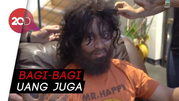 Baim Wong Jadi Orang Gila untuk Rayakan 1 Juta Subscriber YouTube