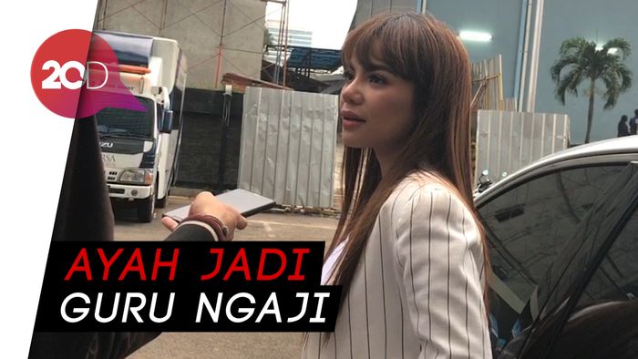 Kerap Berpakaian Seksi, Dinar Candy Sempat Ditegur Orang Tua