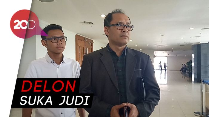 Yeslin-Delon Thamrin Resmi Bercerai