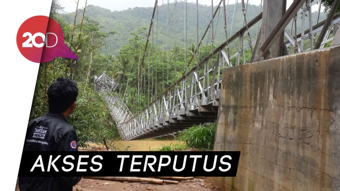 Jembatan Gantung di Pacitan Runtuh, Akses Desa Lumpuh