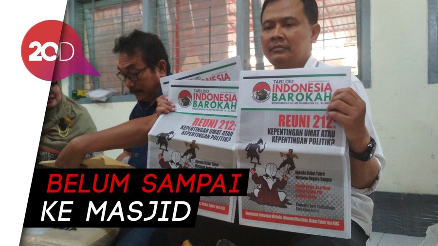 Tabloid Indonesia Barokah Disebar ke 3 Desa di Blitar